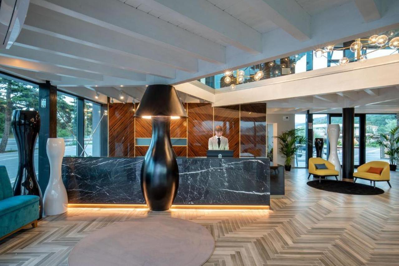 Hotel Della Piana Авеццано Экстерьер фото